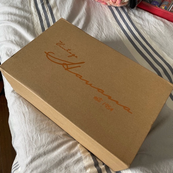 Vintage Havana Sneakers - Picture 5 of 6